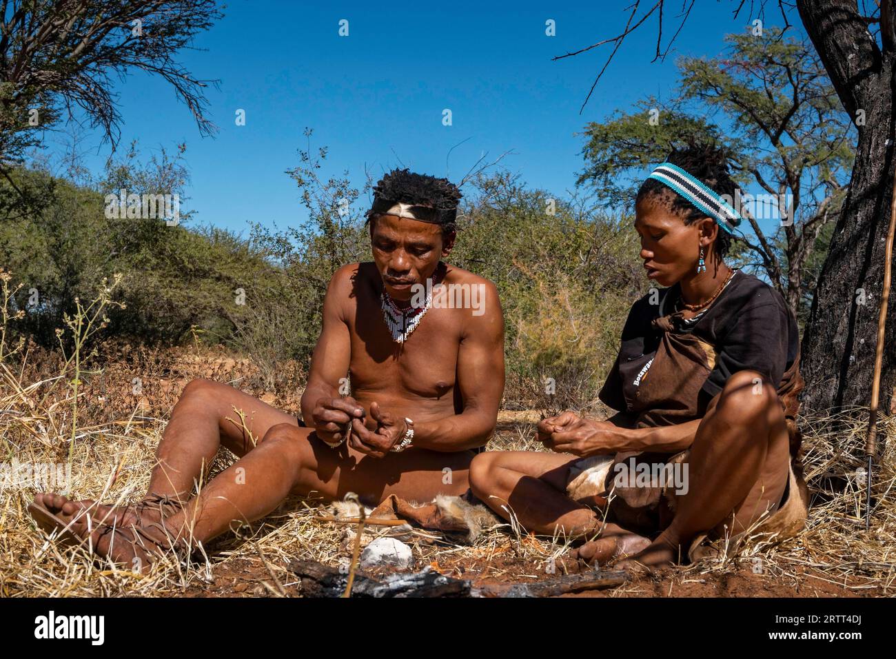 Bushman making fire hi-res stock photography and images - Alamy