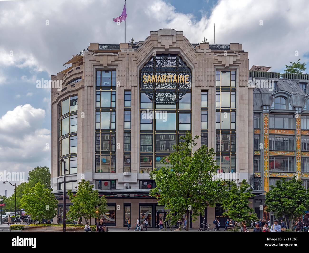 The famous, exclusive department stores' Samaritaine, 9 Rue de la ...