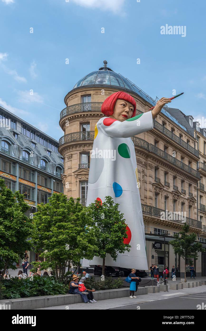 Statue in Front of the Louis Vuitton Store in Paris, France Editorial Photo  - Image of road, event: 272596531