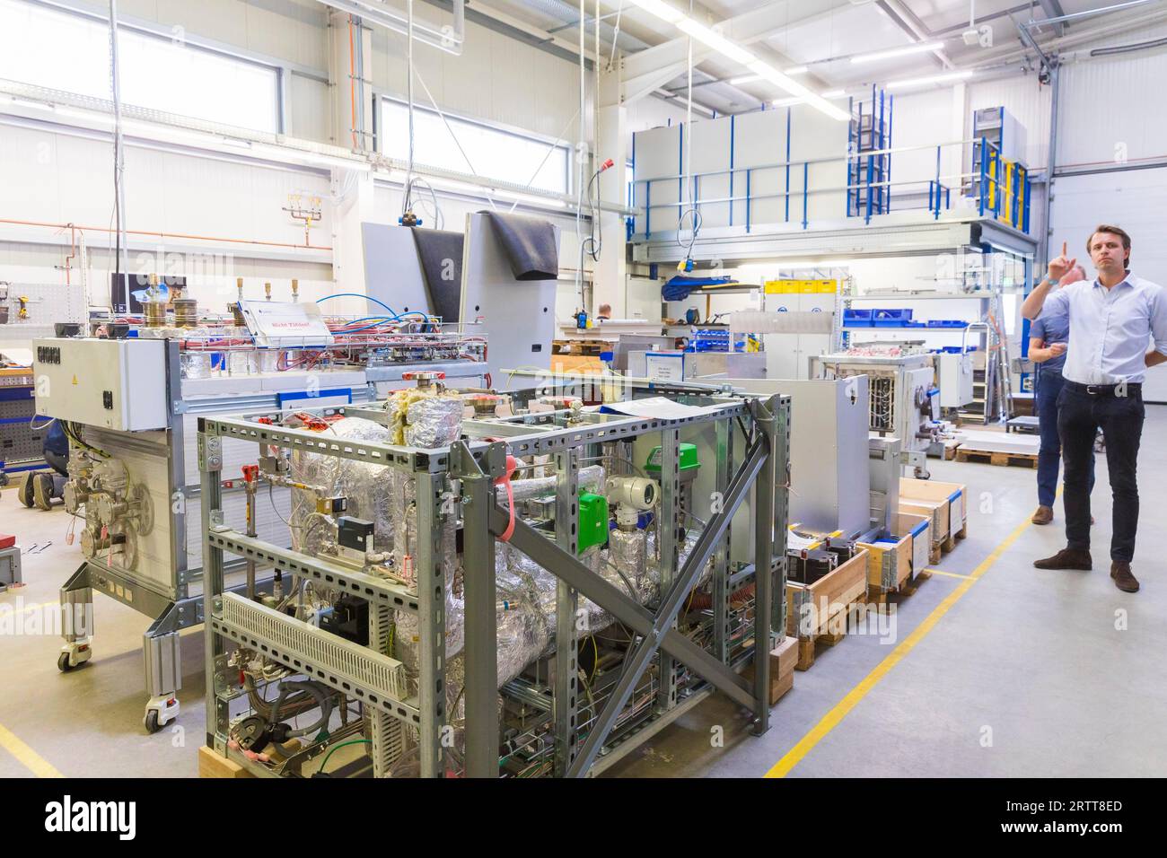 Electrolysis production hi-res stock photography and images - Alamy