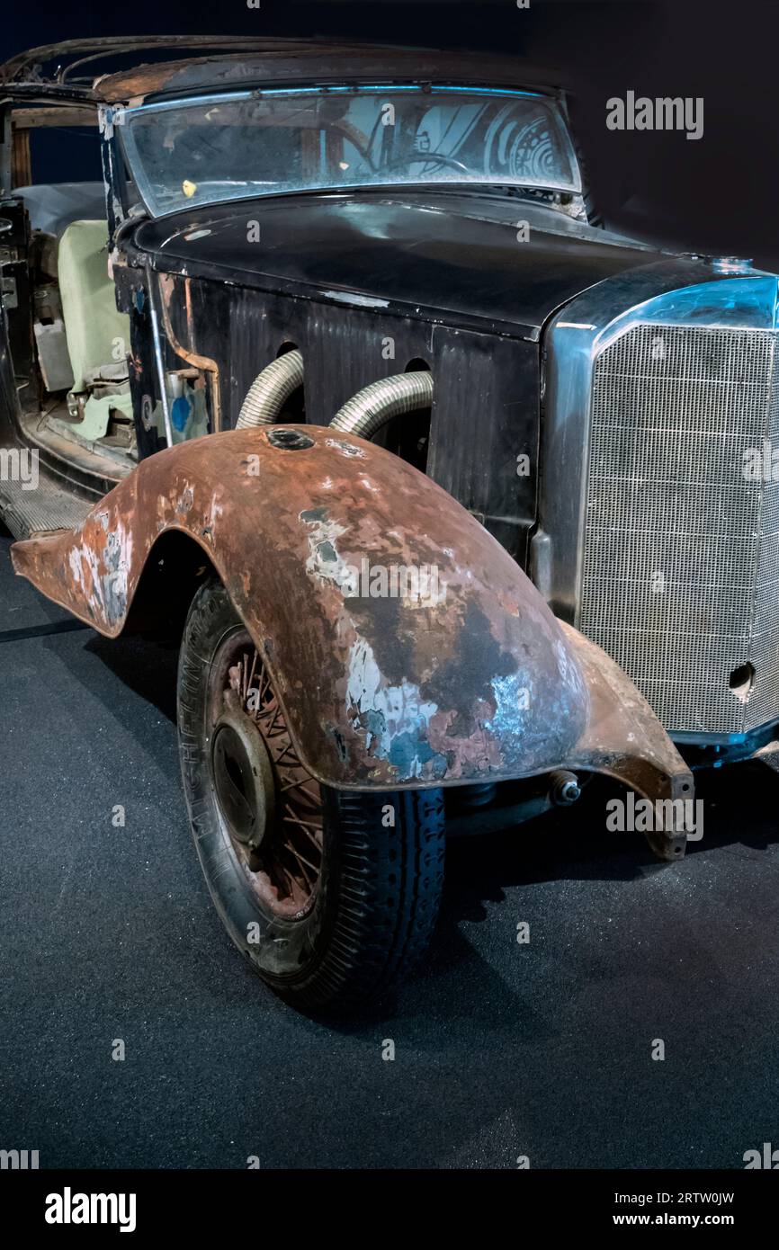 Oldtimer garage motorrad -Fotos und -Bildmaterial in hoher Auflösung – Alamy