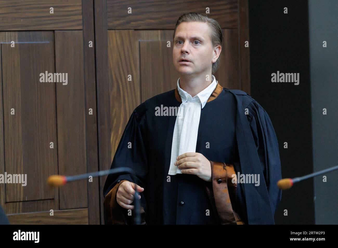 Brugge, Belgium. 15th Sep, 2023. Lawyer Robbie Dewaele pictured during the first session in the trial concerning the robbery and murder of Roland Roelens, before the Assizes Court of West-Flanders, in Brugge, Friday 15 September 2023. Roland Roelens (66) had his throat slit in October 2016, but the suspected perpetrator, his neighbour Nico Torck, has died. The neighbour's wife, their daughter and an acquaintance still have to answer for their part in the facts. BELGA PHOTO KURT DESPLENTER Credit: Belga News Agency/Alamy Live News Stock Photo