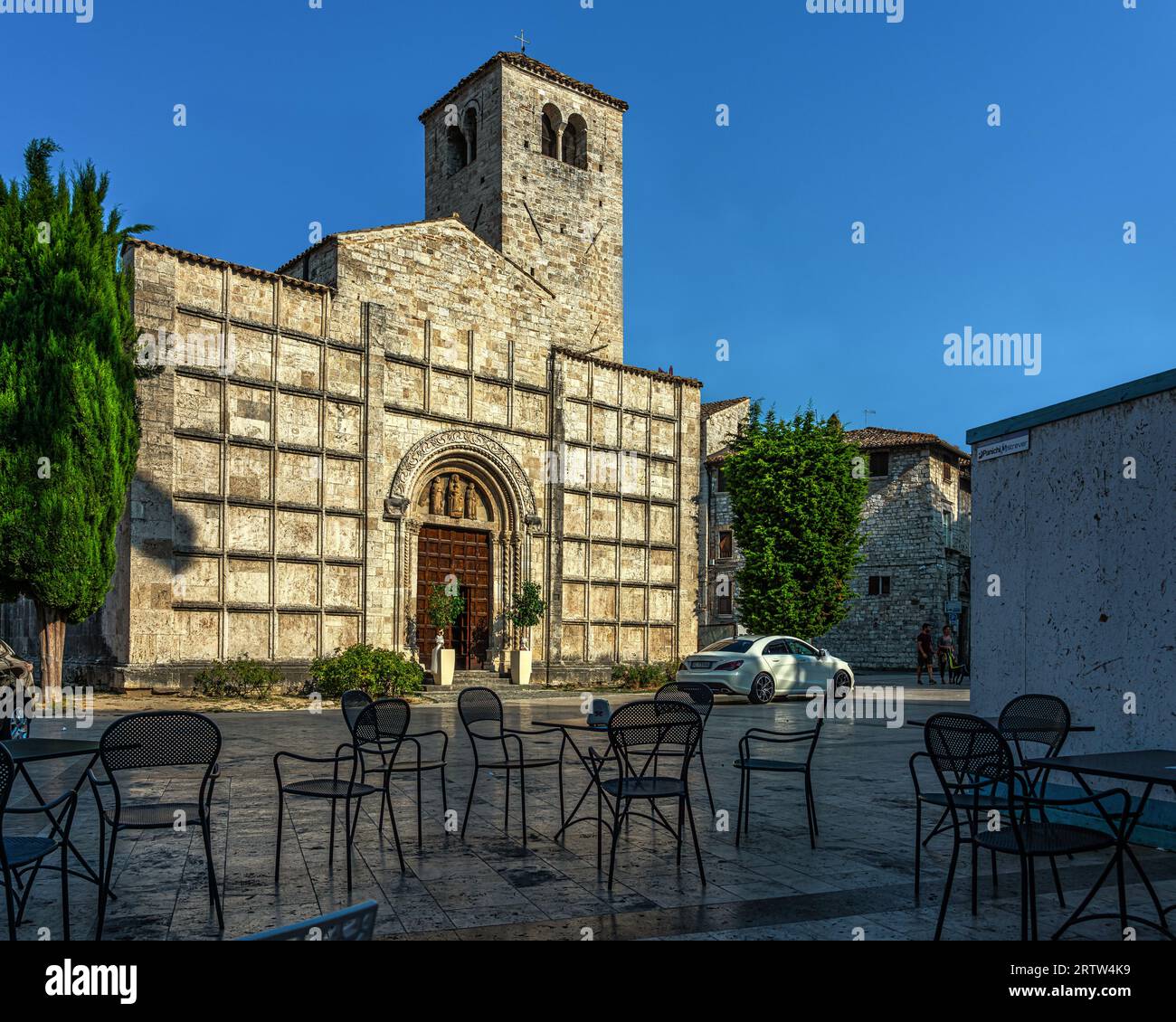 The Romanesque church dedicated to Saints Vincenzo and Anastasio overlooks Piazza Ventidio Basso. Ascoli Piceno, Marche region, Italy, Europe Stock Photo