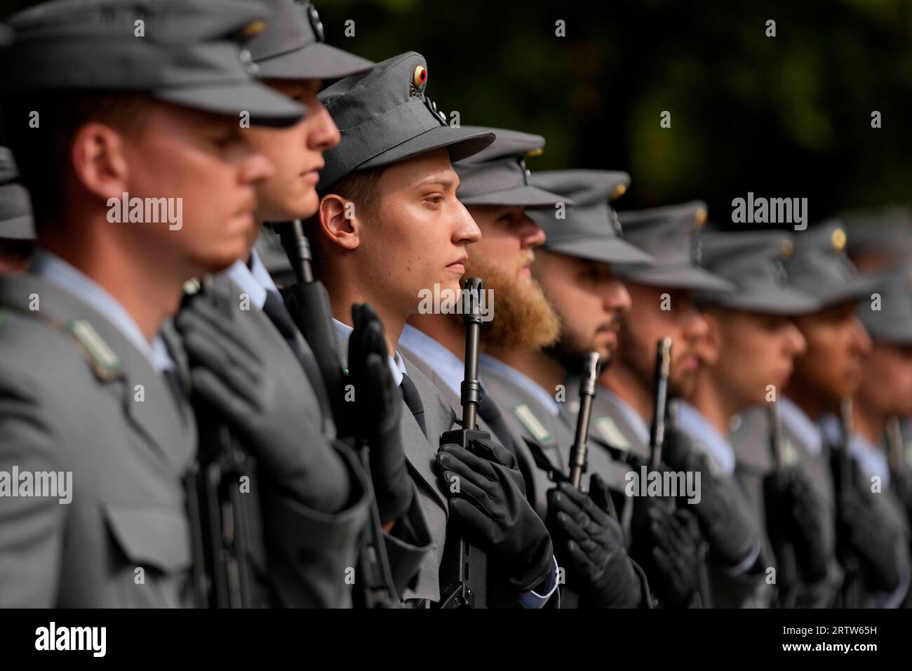 German 'Gebirgsjaeger' mountain troops Bundeswehr soldiers take part in ...