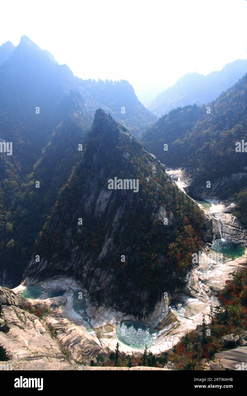 Kumgang hi-res stock photography and images - Alamy