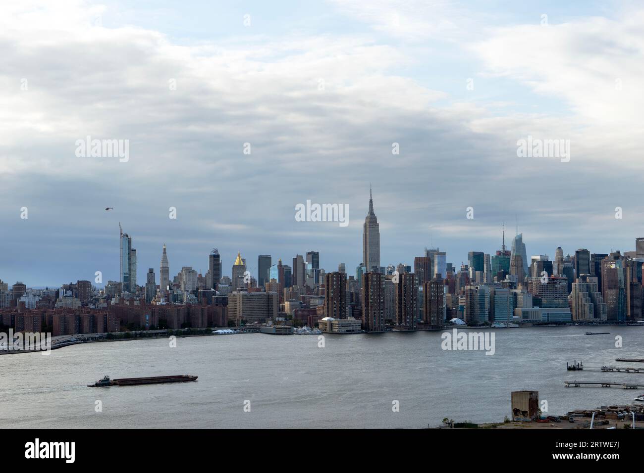 New York City skyline as seen across the East River in Brooklyn Stock Photo
