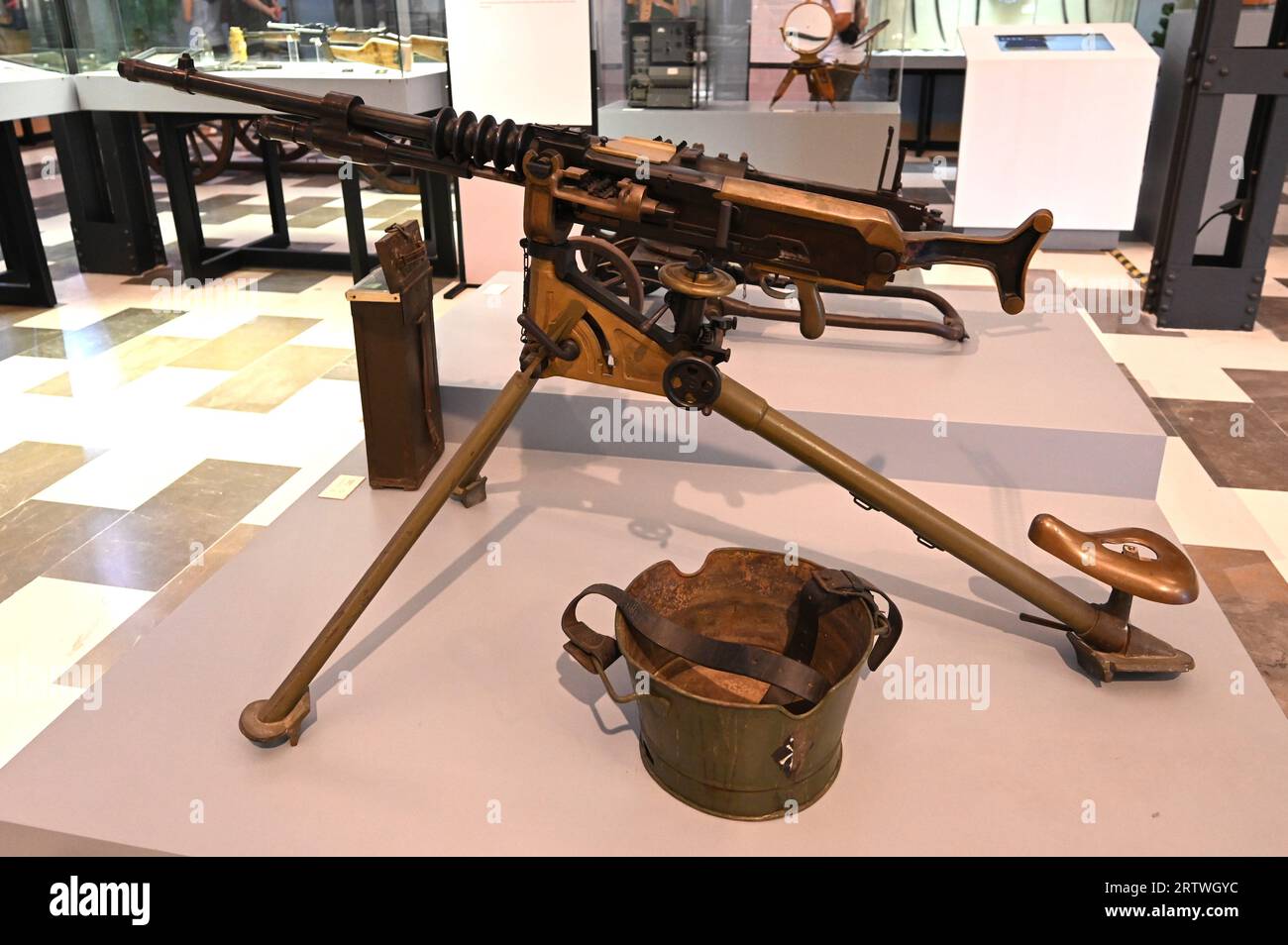 Hotchkiss M1914 heavy machine gun Stock Photo Alamy