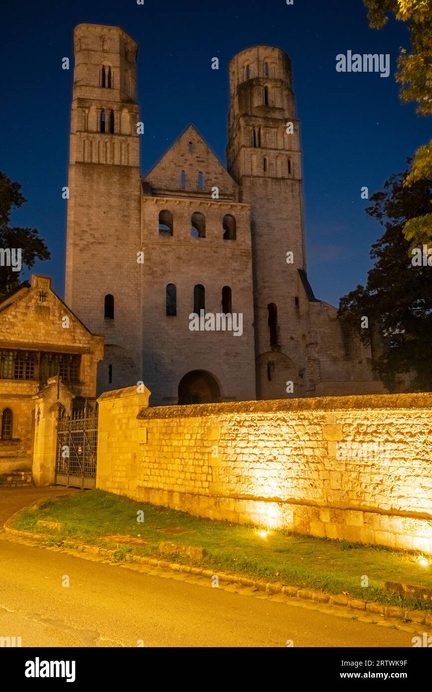 Abbaye de Jumieges Stock Photo - Alamy