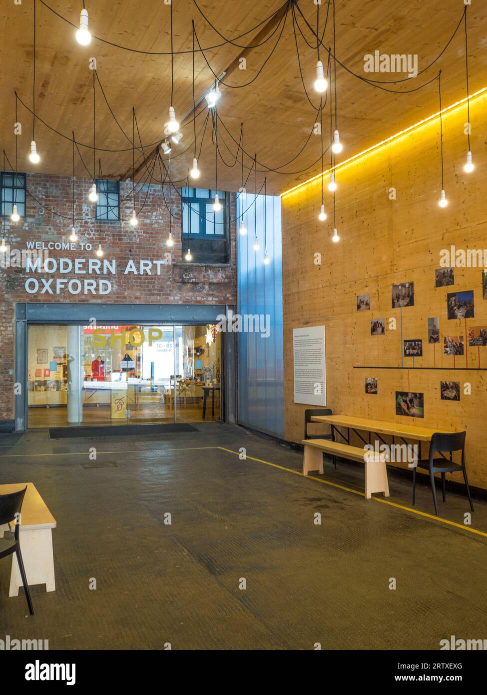 Art gallery oxford hi-res stock photography and images - Alamy