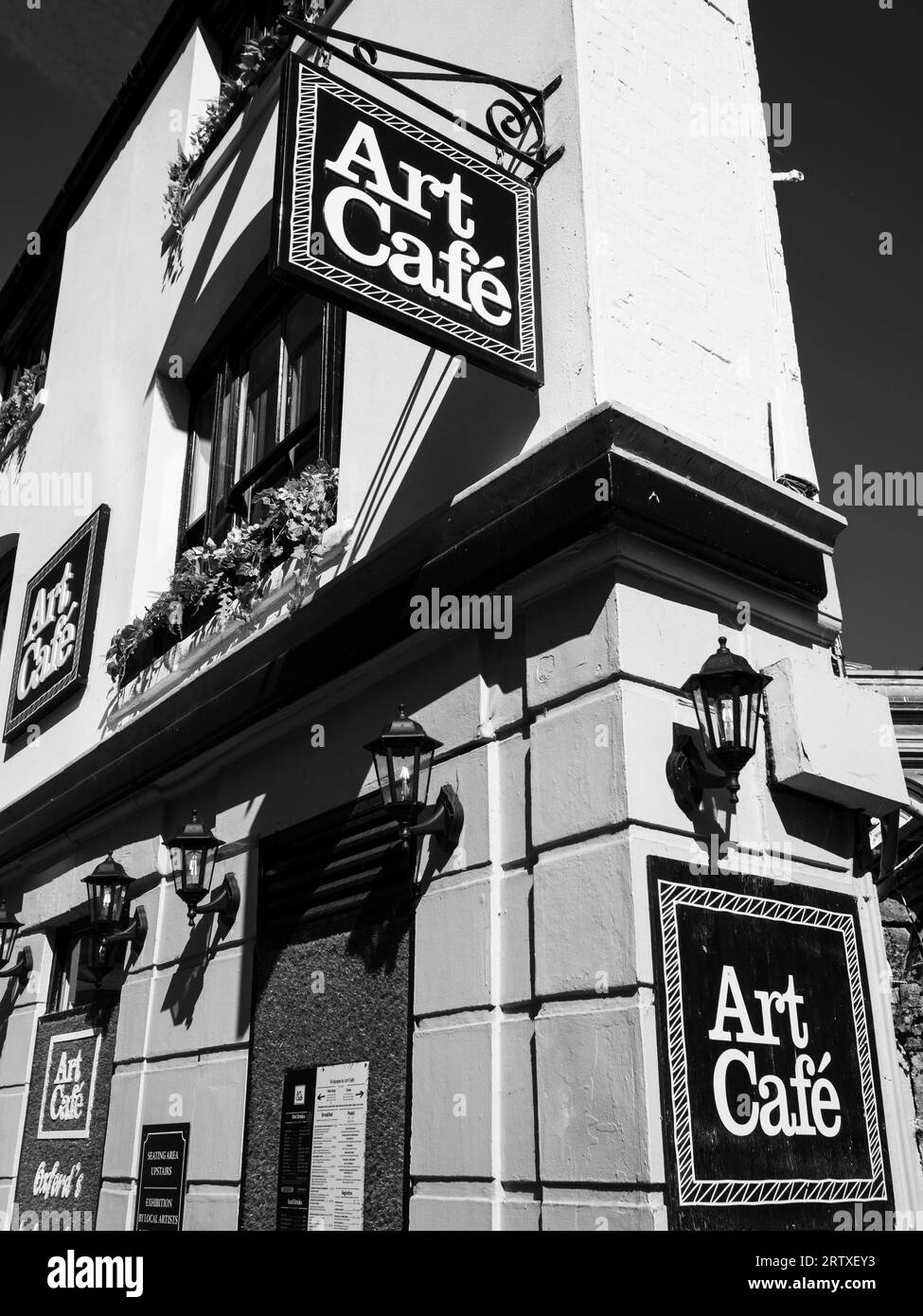 Black and White, Art Cafe, Small Cafe supporting local artists, Oxford, Oxfordshire, England, UK, GB. Stock Photo