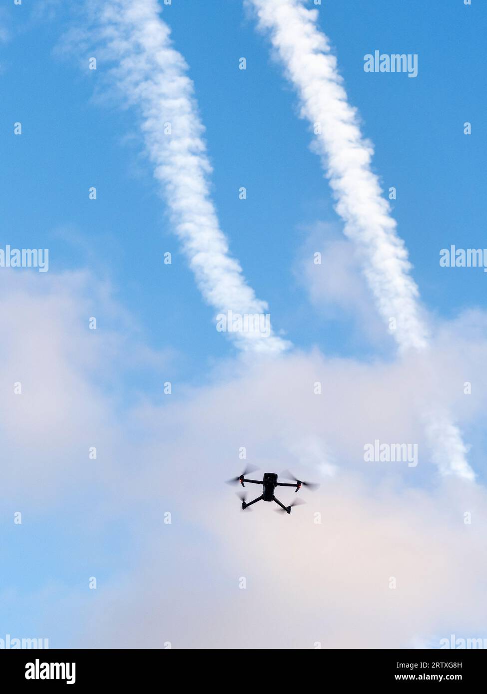 Drone surveillance city hi-res stock photography and images - Alamy