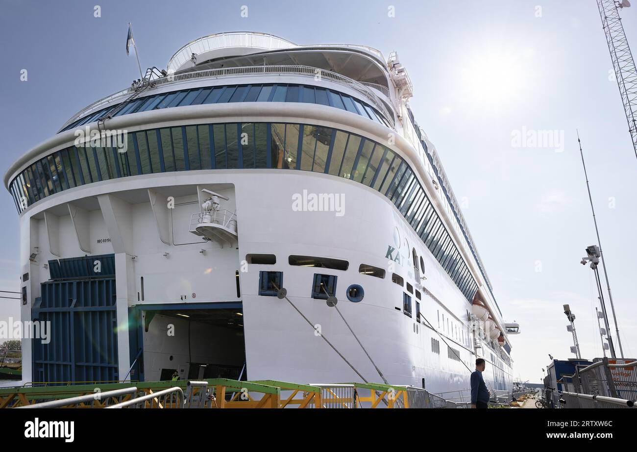 ROTTERDAM - Transfer location Silja Europa. A maximum of 1,500 status  holders who are linked to Rotterdam and the region temporarily live on this  ferry. ANP IRIS VAN DEN BROEK netherlands out -
