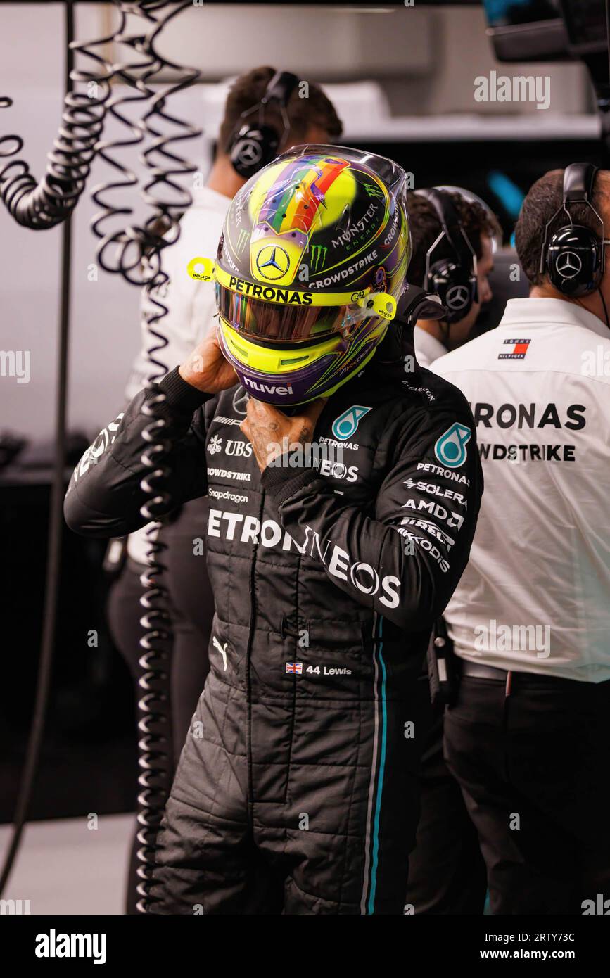 Singapore, Singapore. 15th Sep, 2023. Lewis Hamilton of Great Britain drives the (44) Mercedes AMG Petronas F1 Team W13 during the practice ahead of the F1 Grand Prix of Singapore at the Marina Bay Street Circuit in Singapore. Credit: SOPA Images Limited/Alamy Live News Stock Photo