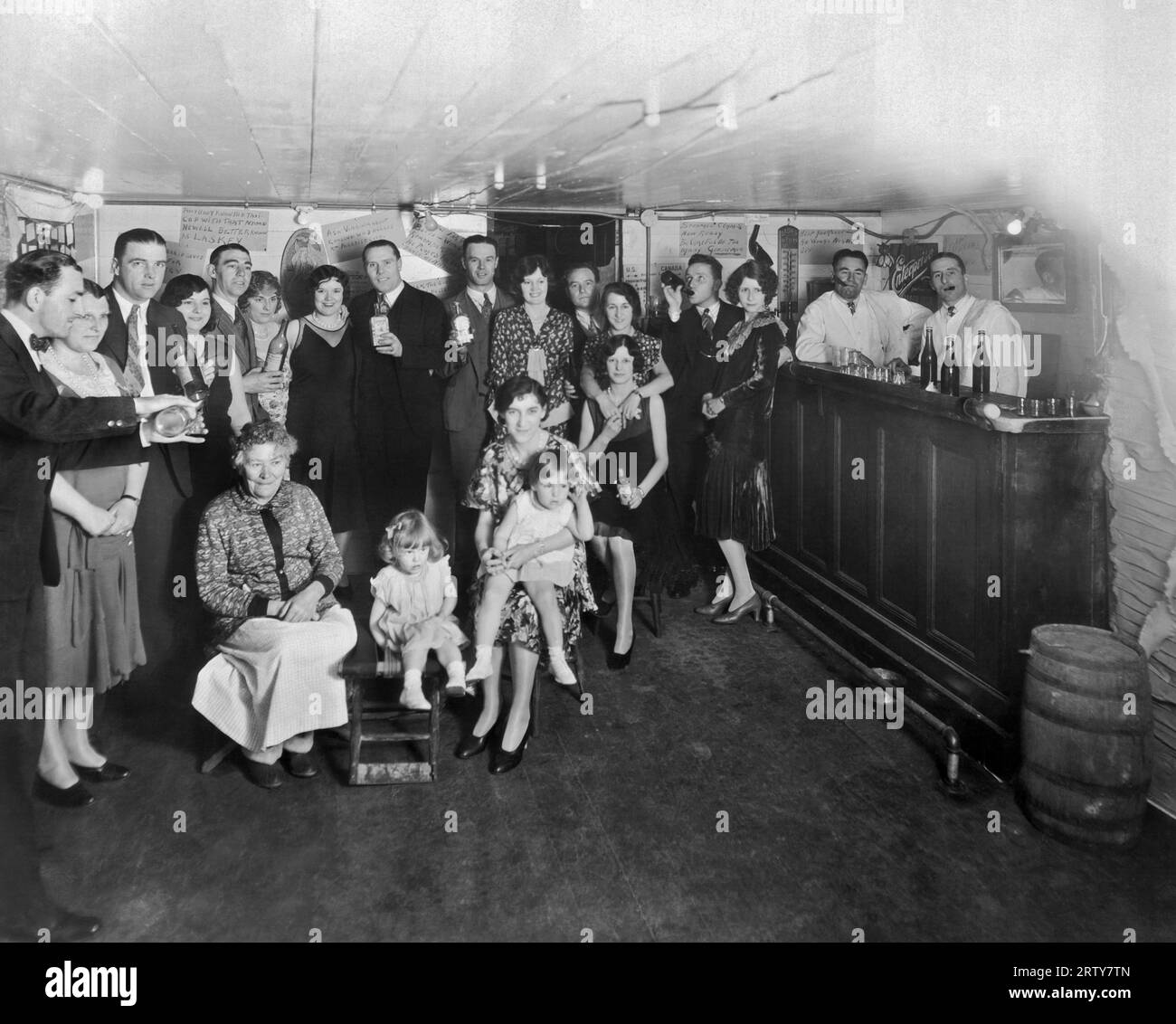 San Francisco, California,  May 21, 1930 'The Old Gang' at Jimmy Brennan's bar. Stock Photo