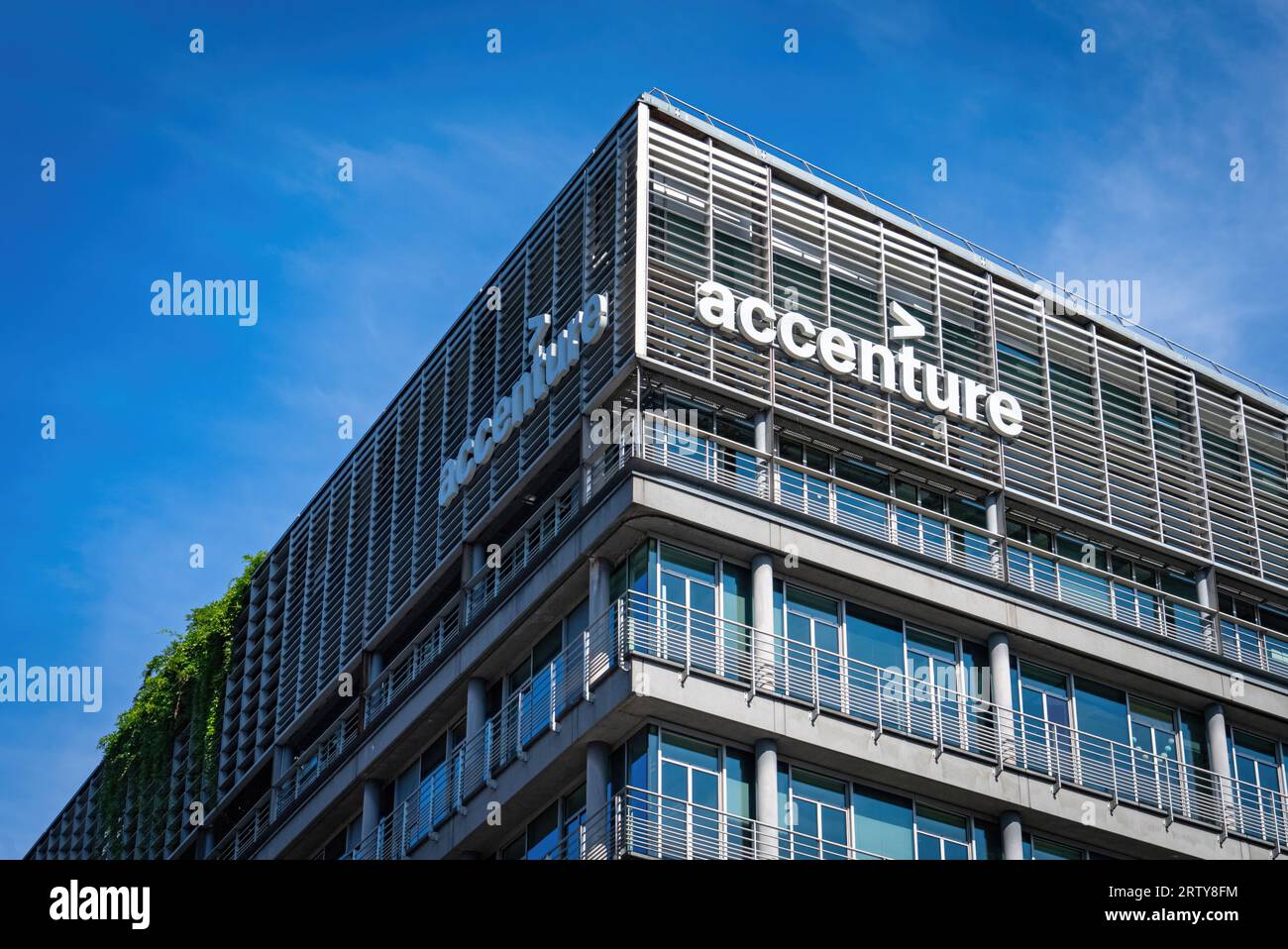 Accenture France Accenture Office building in Paris 13th district - CITY OF PARIS, FRANCE - SEPTEMBER 4. 2023 Stock Photo - Alamy