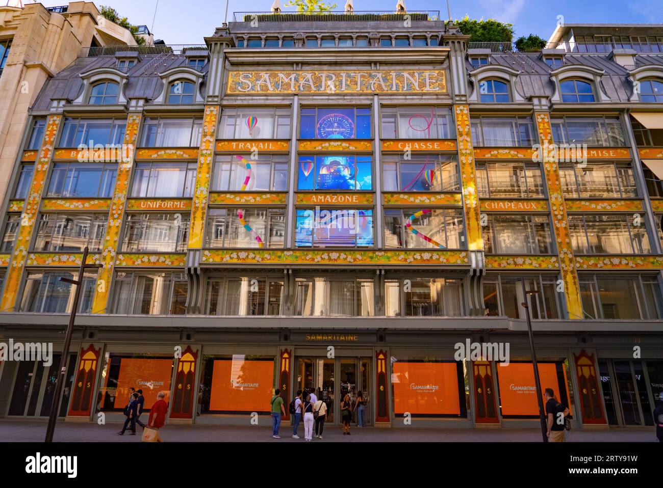 La Samaritaine is a Large Department Store in Paris Editorial Photo - Image  of droite, french: 159741836