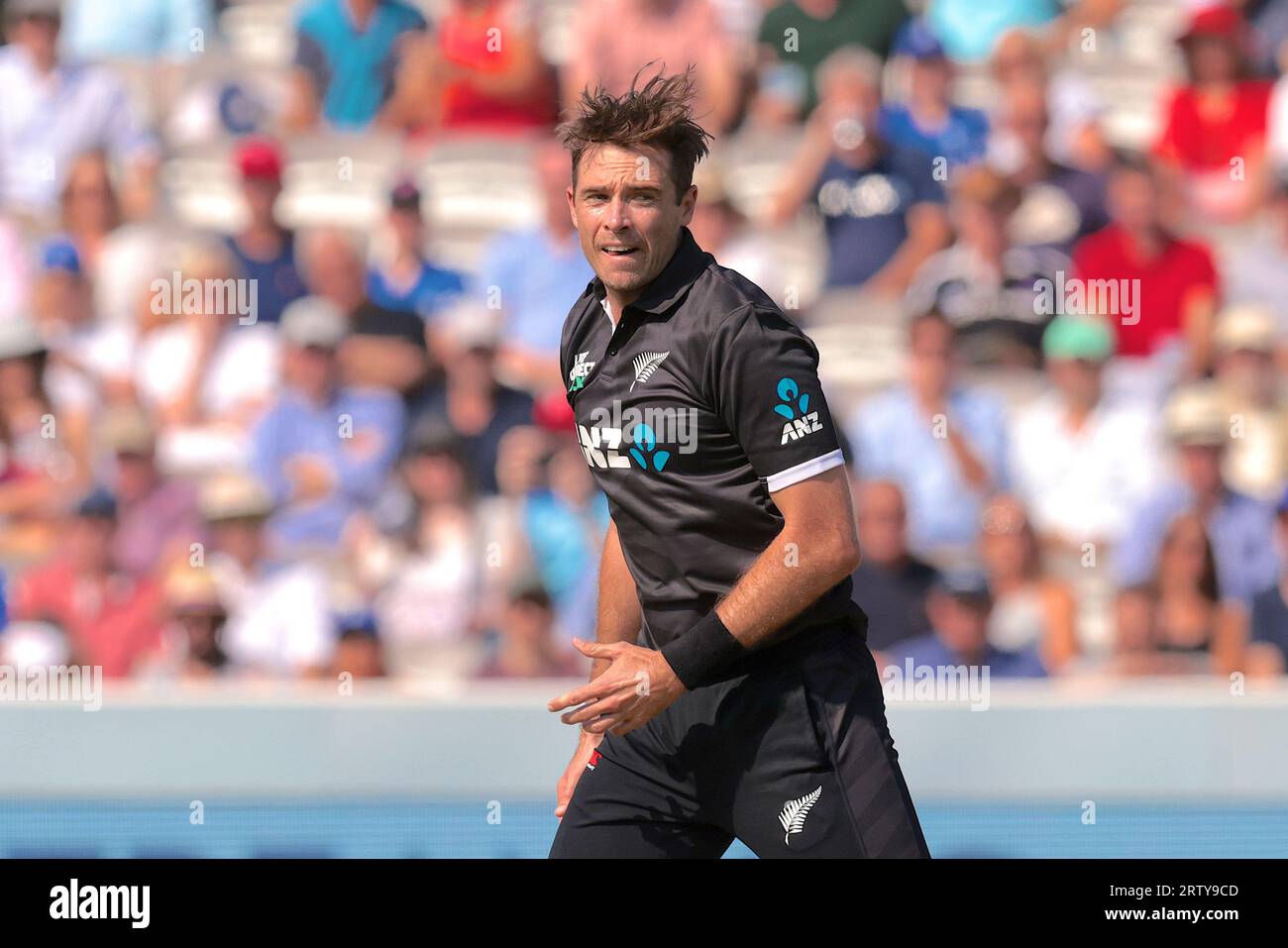 London, UK. 15th Sep, 2023. New Zealand's Tim Southee bowling as England take on New Zealand in the 4th Metro Bank One Day International at Lords Credit: David Rowe/Alamy Live News Stock Photo