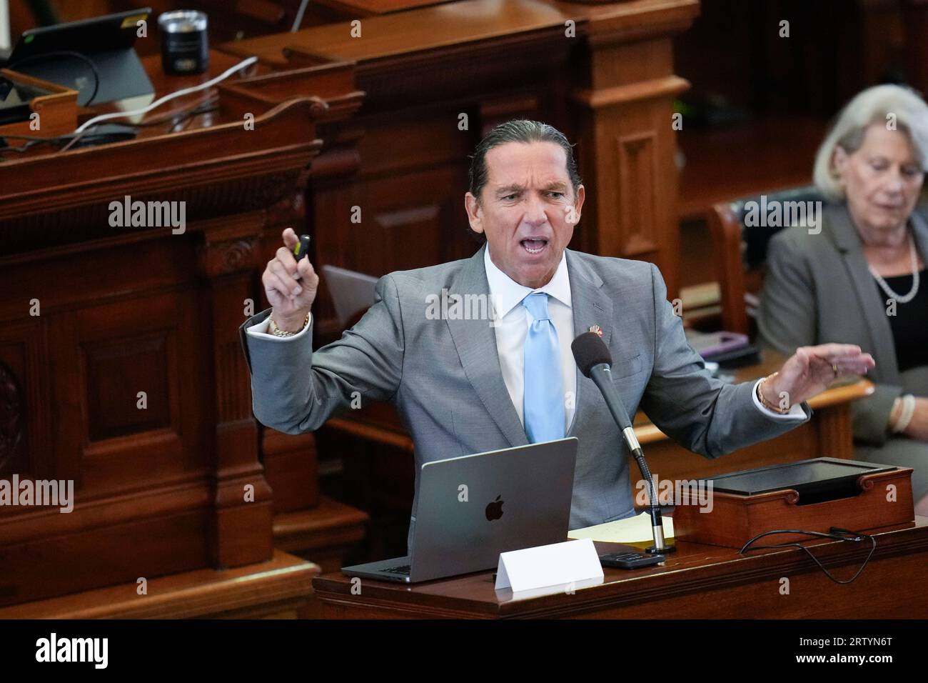 Austin, Texas USA, September 15 2023: Defense attorney TONY BUZBEE makes closing arguments as both sides have rested in Texas Attorney General Ken Paxton's impeachment trial in the Texas Senate. The jury is deliberating the charges late Friday afternoon. Credit: Bob Daemmrich/Alamy Live News Stock Photo