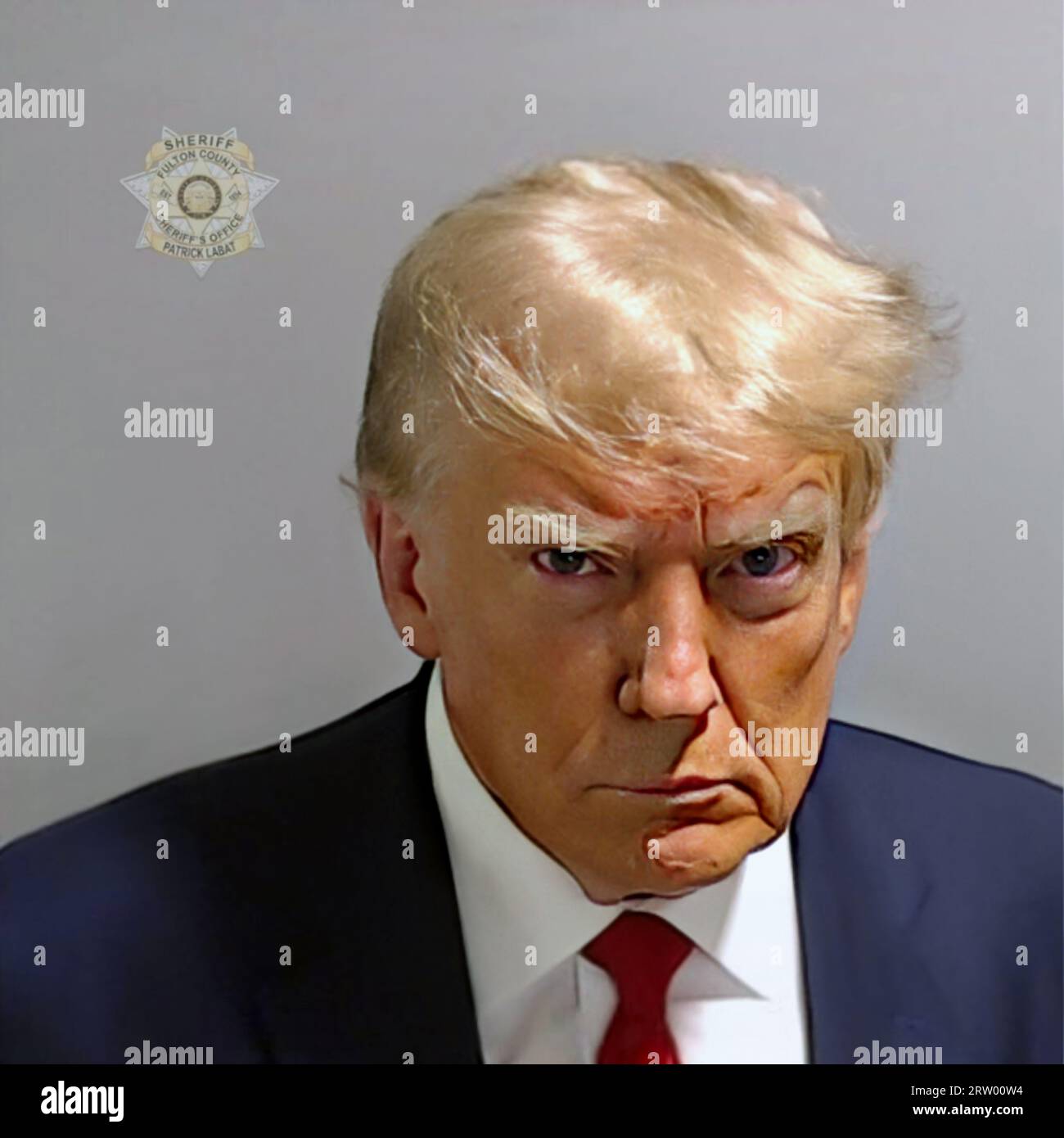 2023 , 25 august , Atlanta , Georgia , USA : The Ex 45Th President of United States  DONALD John TRUMP ( born June 14 , 1946 in New York City ), mugshot released after arrest in Atlanta , FULTON COUNTY Patrick Labat SHERIFF OFFICE . On charges of plotting to overturn the State's 2020 Election results in an arrest that saw the first ever mugshot of a former US president  . Trump had to pay a bail bond of $200,000 to be released from the Atlanta jail while he awaits trial . Unknown photographer . - MUG SHOT - MUGSHOT - MUG-SHOT - FOTO SEGNALETICA - PRESIDENTE DEGLI STATI UNITI D'AMERICA  - POLIT Stock Photo