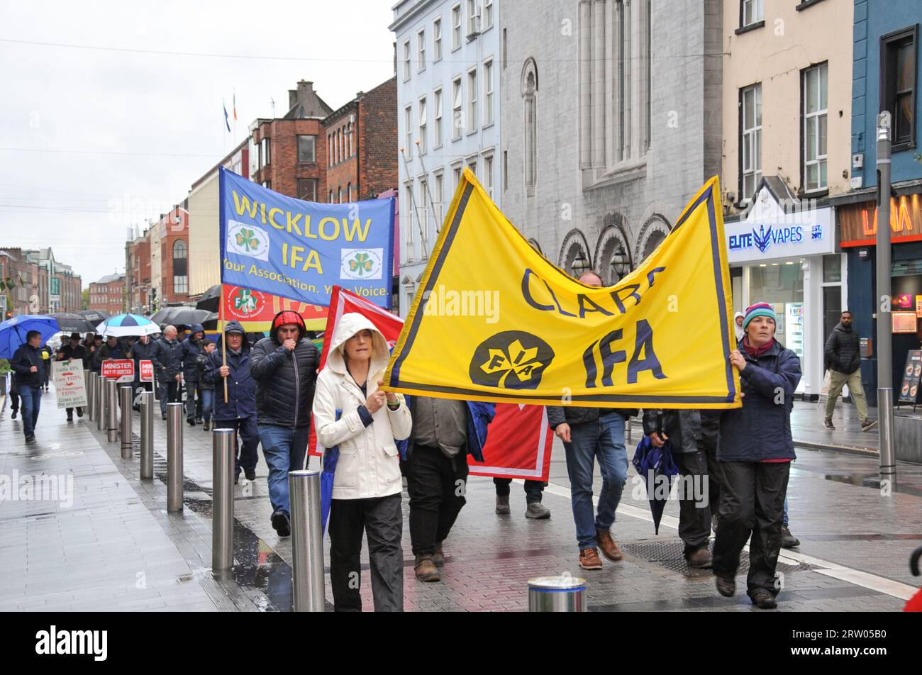 Limerick city, Ireland. 15th September, 2023. IFA members stage a protest in Limerick City, hours after meeting with representatives of the Fine Gael party. Credit: Karlis Dzjamko/Alamy Live News Stock Photo