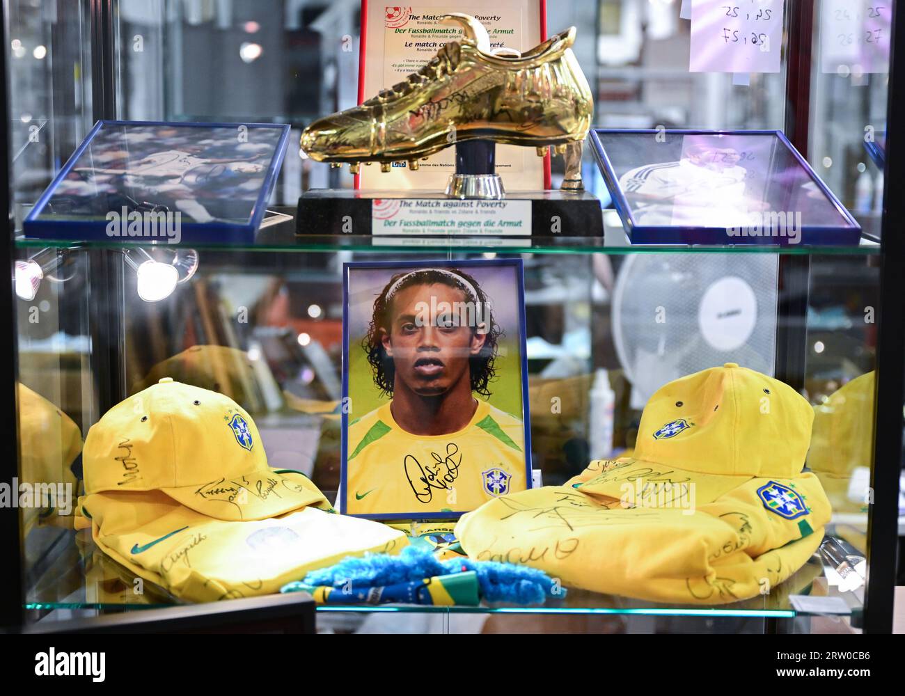 Sports memorabilia hires stock photography and images Alamy