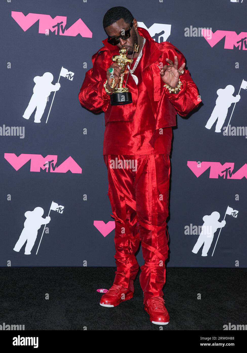 Global icon award hires stock photography and images Alamy