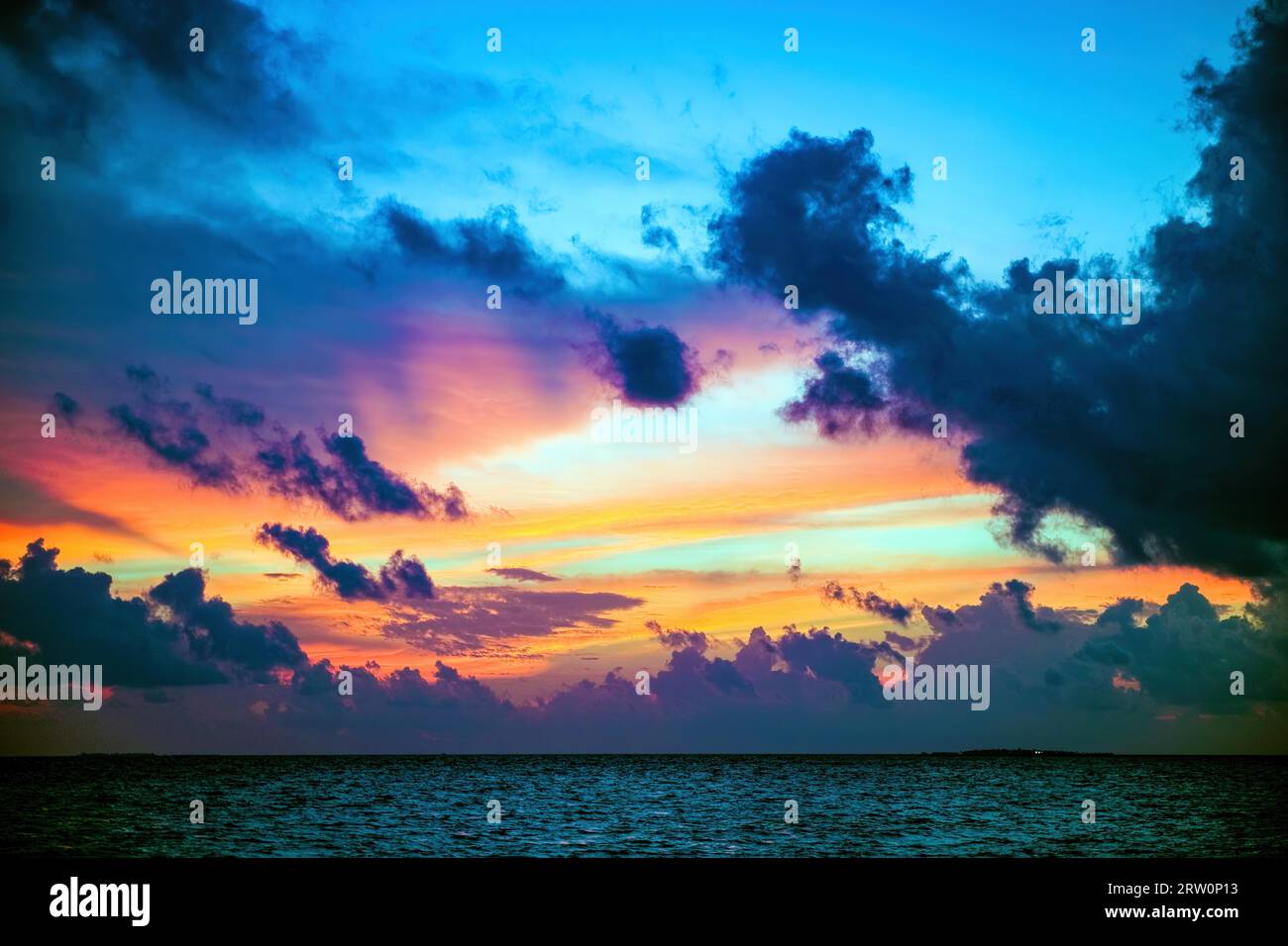 Indian ocean sea lightning hi-res stock photography and images - Alamy