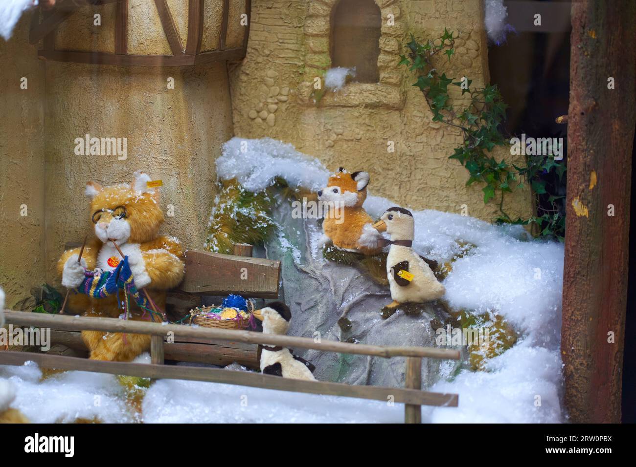 Granny plush hi res stock photography and images Alamy
