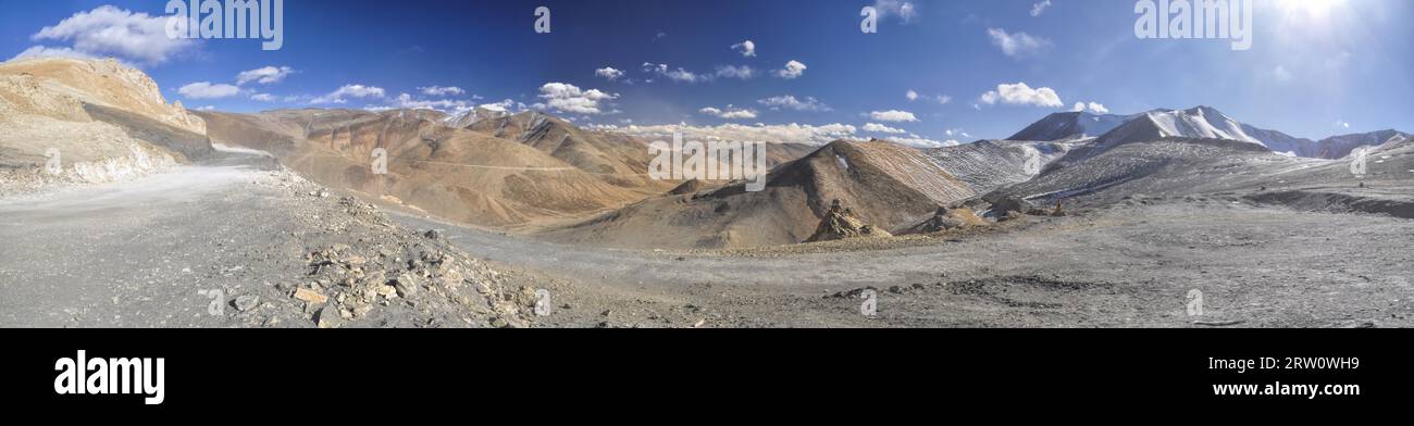 Rocky road leading through the mountains on the way to Ladakh, India Stock Photo