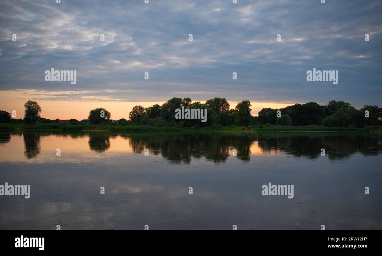 Twilight on the banks of the Elbe in Damnatz, Luechow-Dannenberg district, Lower Saxony, Germany Stock Photo