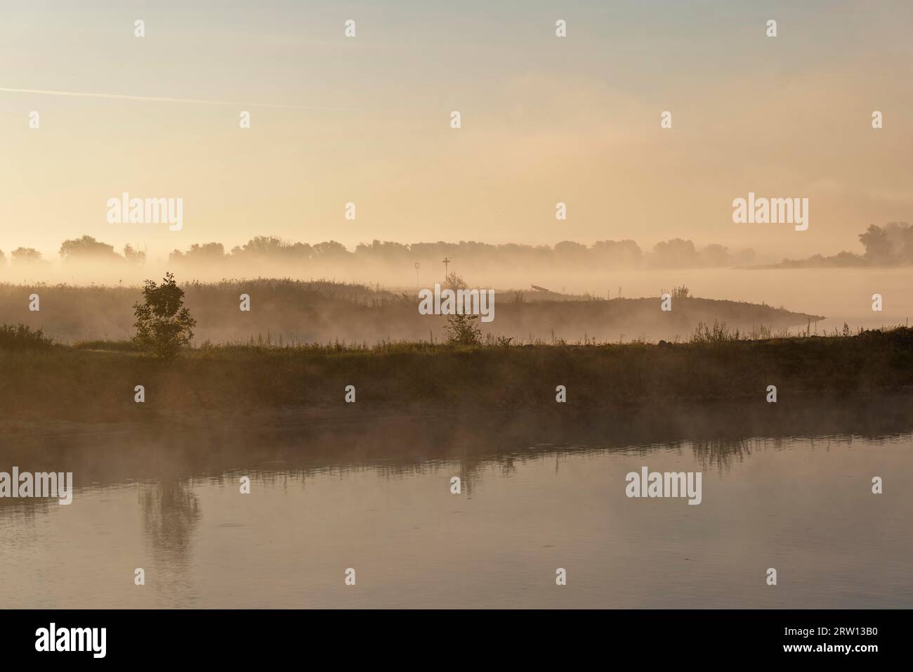 Morning atmosphere in the Elbe floodplain near Darchau in the Elbe River Landscape UNESCO Biosphere Reserve. Amt Neuhaus, Lower Saxony, Germany Stock Photo