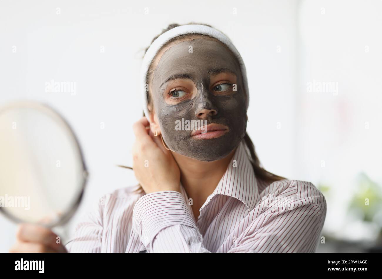 Beautician makes mask woman hi-res stock photography and images - Alamy