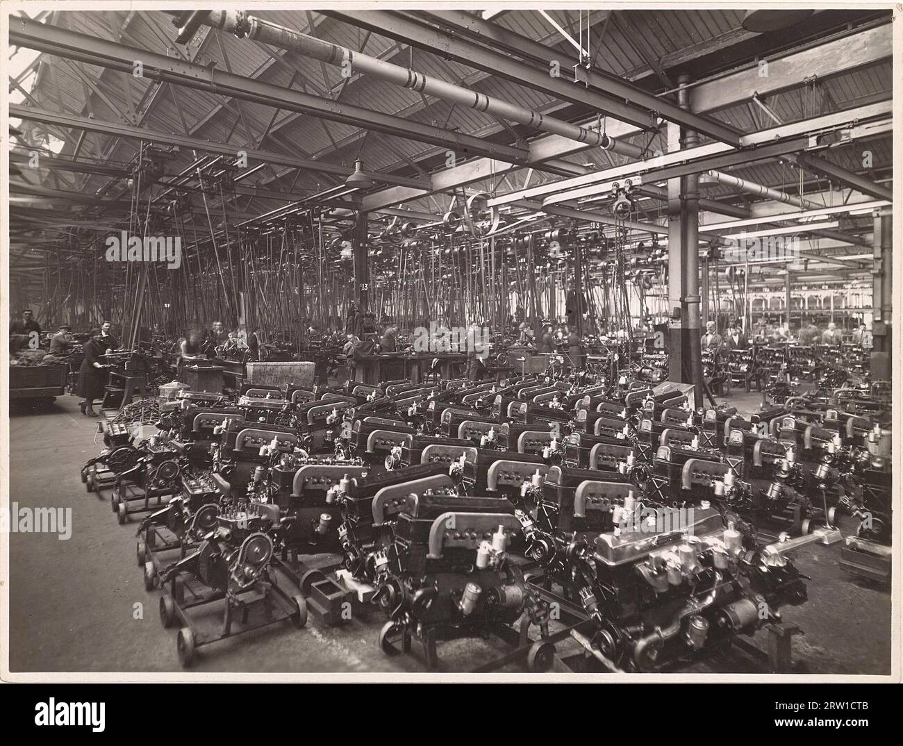 Car engines of the Wolseley Motor Company at the Ward End Works