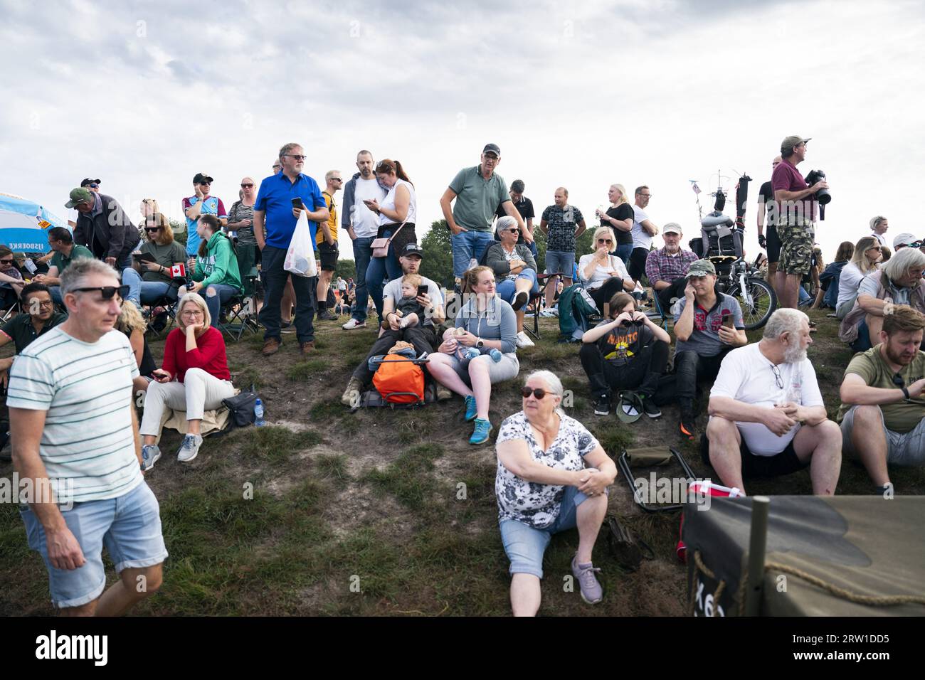 EDE - Audience during the 79th commemoration of the Airborne Airborne Landings, which inaugurated the Allied battle for Arnhem in September 1944. ANP JEROEN JUMELET netherlands out - belgium out Credit: ANP/Alamy Live News Stock Photo