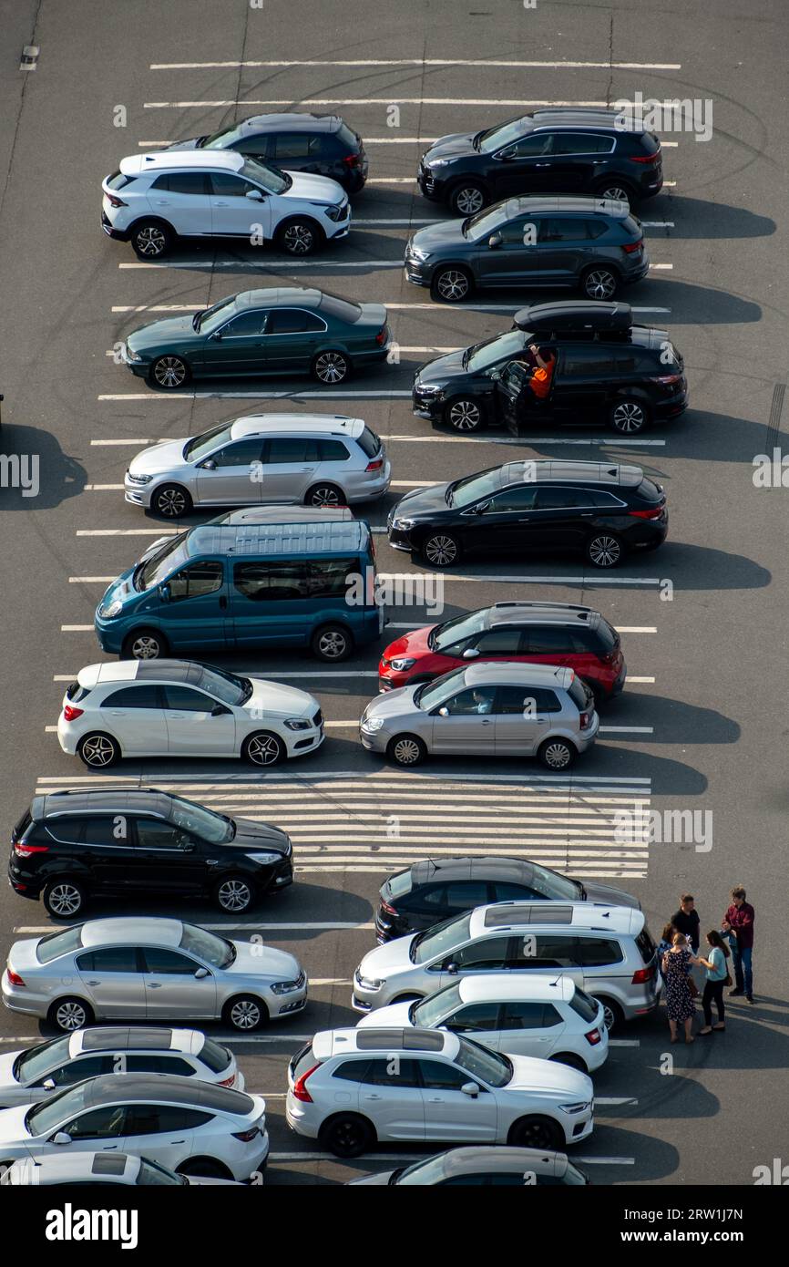 30.06.2023, Germany, Bremen, Bremerhaven - View from above to a car park. 00A230630D332CAROEX.JPG [MODEL RELEASE: NOT APPLICABLE, PROPERTY RELEASE: NO Stock Photo