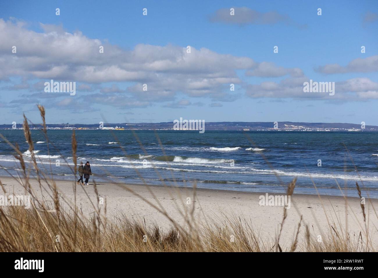 03.04.2023, Germany, Mecklenburg-Western Pomerania, Binz - View of the Baltic Sea in the bay of Binz. 00S230403D540CAROEX.JPG [MODEL RELEASE: NO, PROP Stock Photo