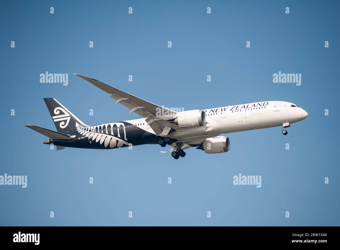 Boeing 787 9 air new zealand hi-res stock photography and images