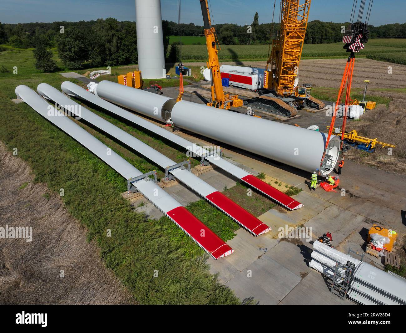 11.08.2023, Germany, North Rhine-Westphalia, Dorsten - Construction of a wind turbine, the first wind turbine of the â€œGrosse Heideâ€ wind farm. The Stock Photo