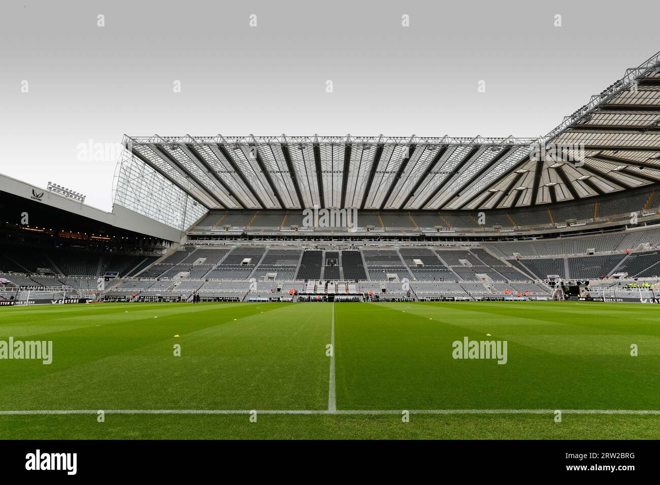 Newcastle united st james park half way hires stock photography and