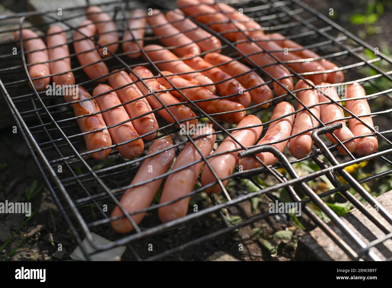 Grill grates hi-res stock photography and images - Alamy