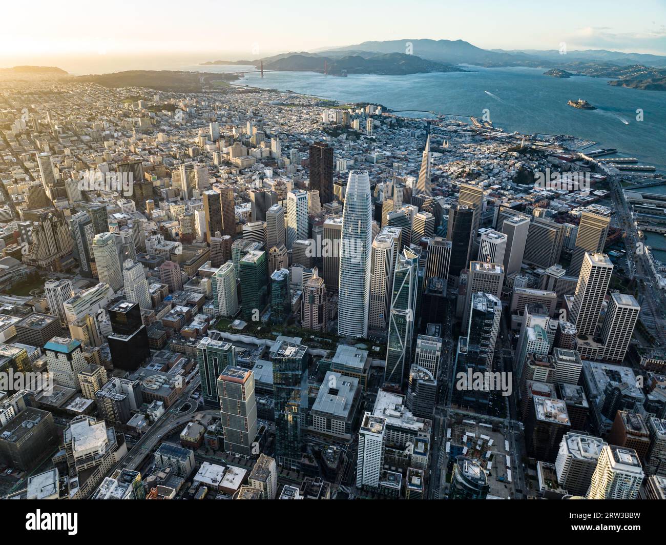 Skyscraper city landscape urban hi-res stock photography and images - Alamy