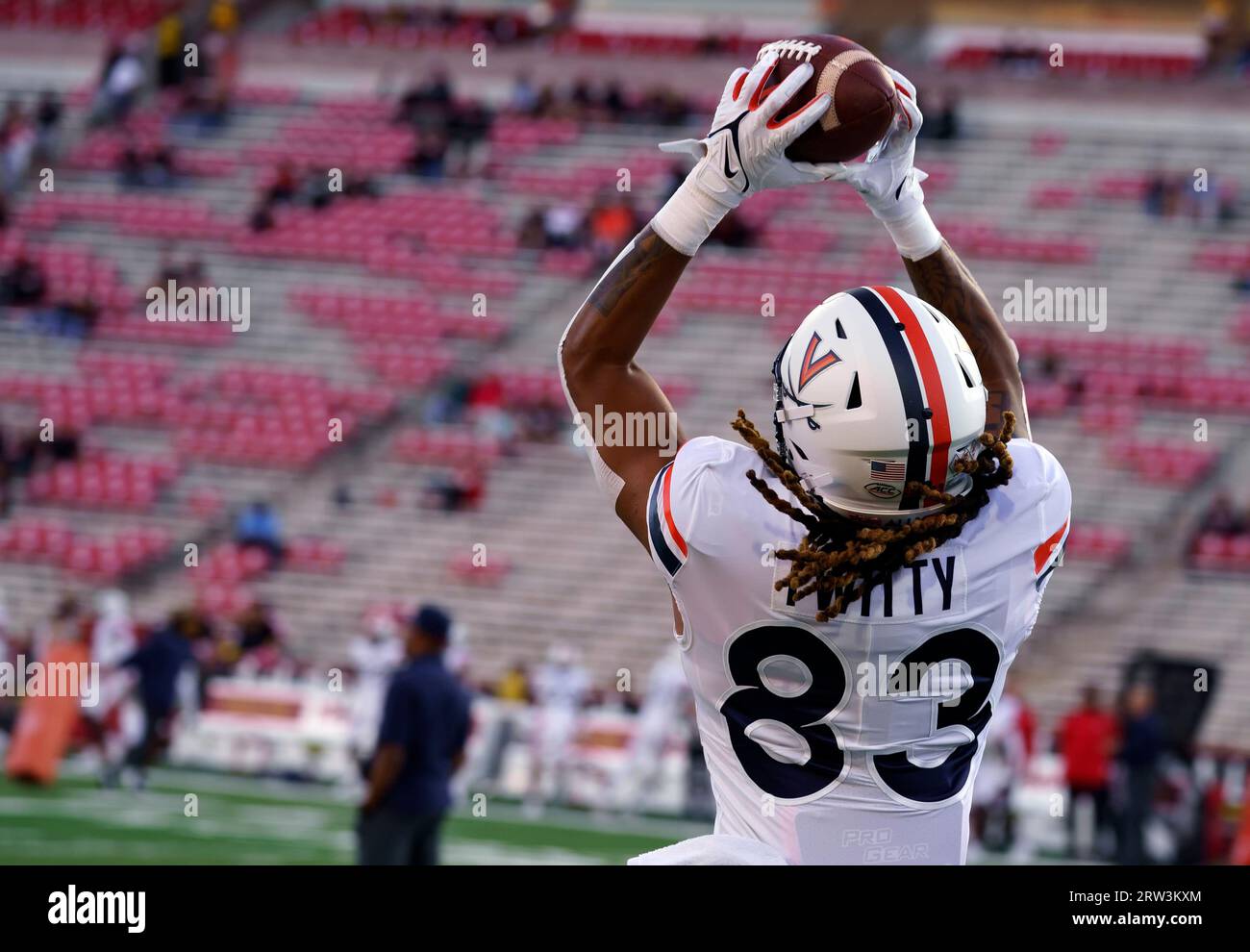 COLLEGE PARK, MARYLAND, USA - 15 SEPTEMBER : Virginia Cavaliers wide receiver Dakota Twitty (83) before a college football game between the Maryland Terrapins and the Virginia Cavaliers on September 15, 2023, at SECU Stadium in College Park, Maryland. (Photo by Tony Quinn-Alamy Live News) Stock Photo