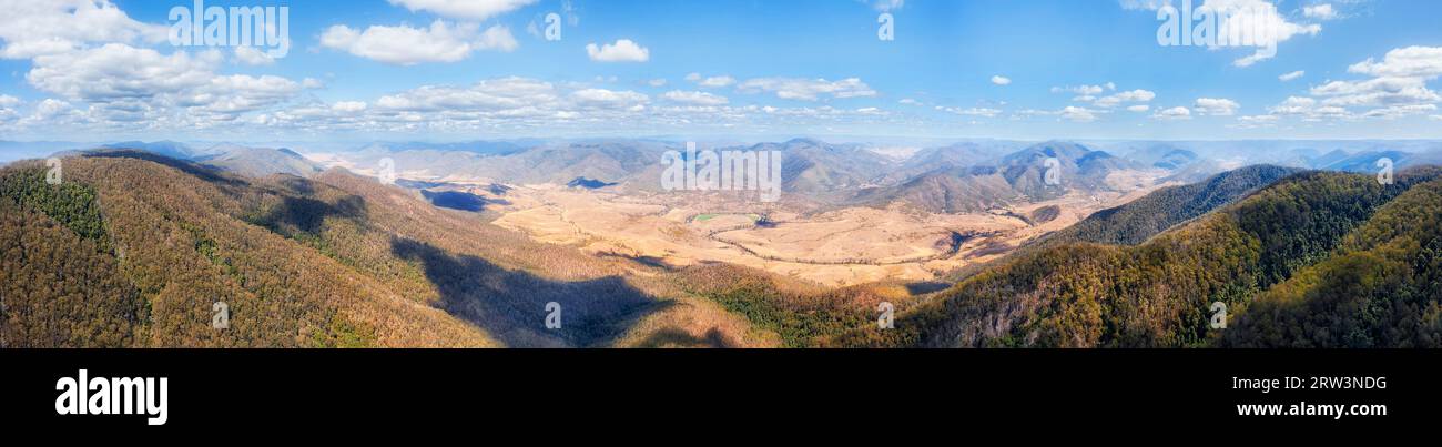 View over mountain valley from Pioneer lookout on Thunderbolts way of Great Dividing range in Australia. Stock Photo