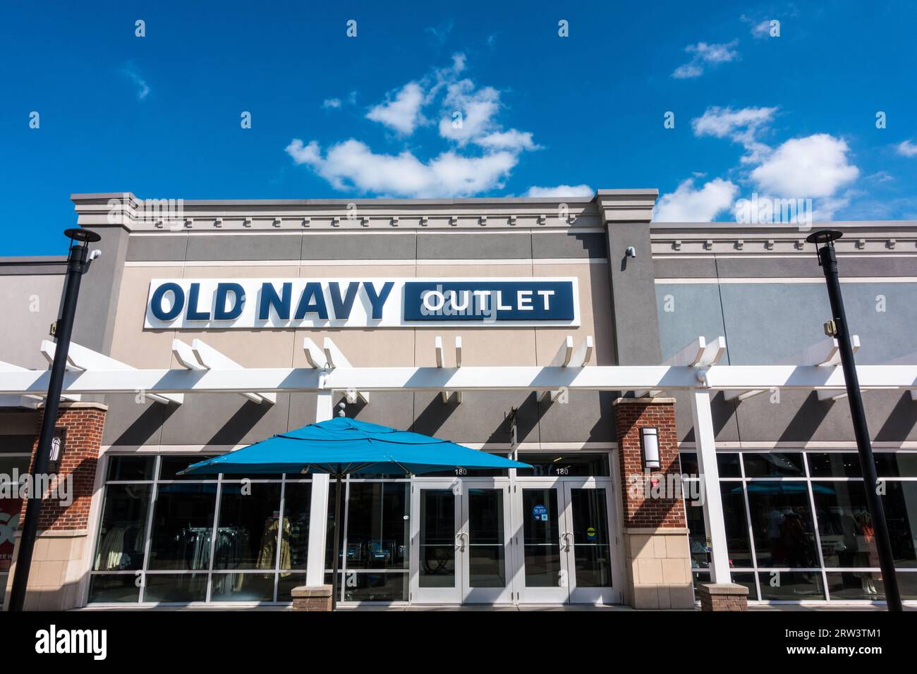 Old Navy designer shop outlet in Tangel shopping area in Columbus Stock Photo