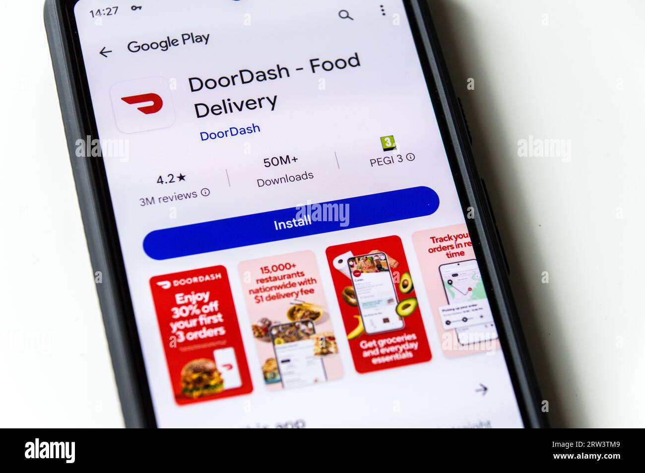 DoorDash food delivery app on smartphone Stock Photo