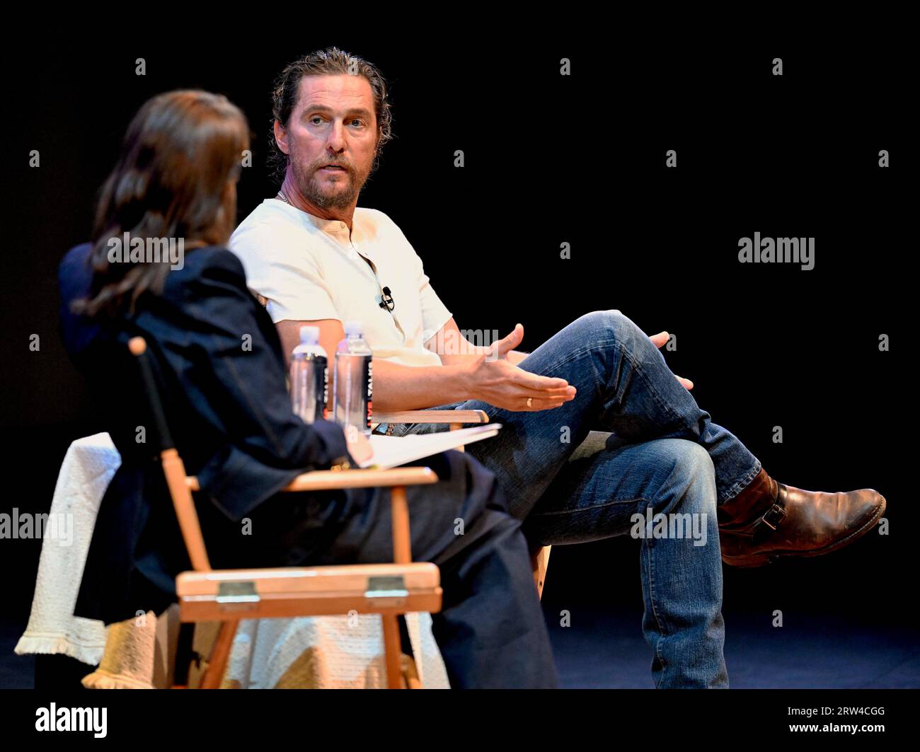 September 16, 2023 - Culver City, California, USA - MATTHEW MCCONAUGHEY in coversation with KATHERINE SCHWARENEGGER PRATT about his new book, 'Just Because' at the Robert Frost Auditorium during a Live Talks Los Angeles event.(Credit Image: © Brian Cahn/ZUMA Press Wire) EDITORIAL USAGE ONLY! Not for Commercial USAGE! Stock Photo
