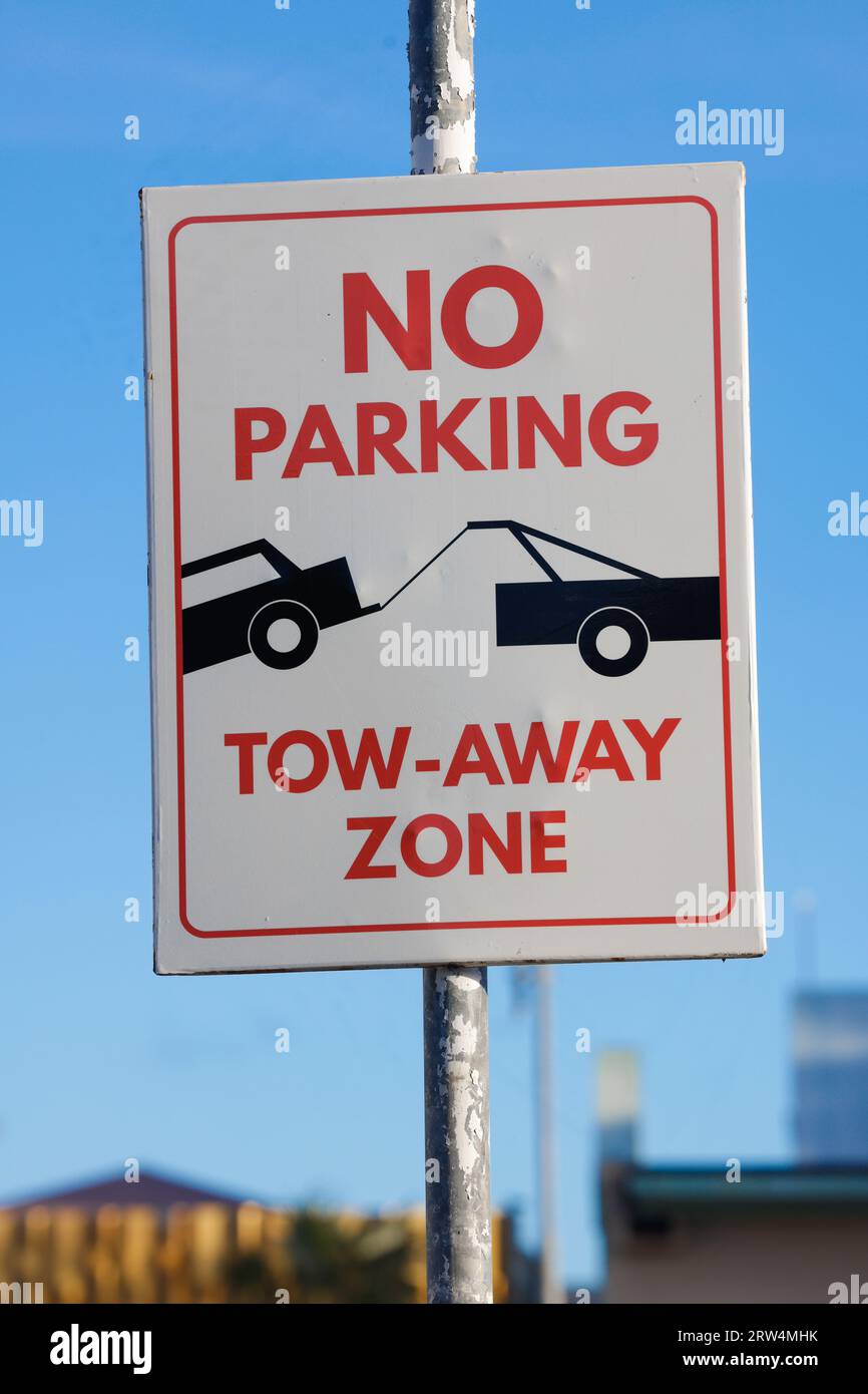 No parking sign tow away zone Stock Photo - Alamy