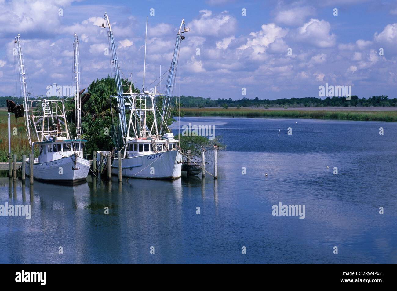 Shrimp boat gulf of mexico hi-res stock photography and images - Alamy