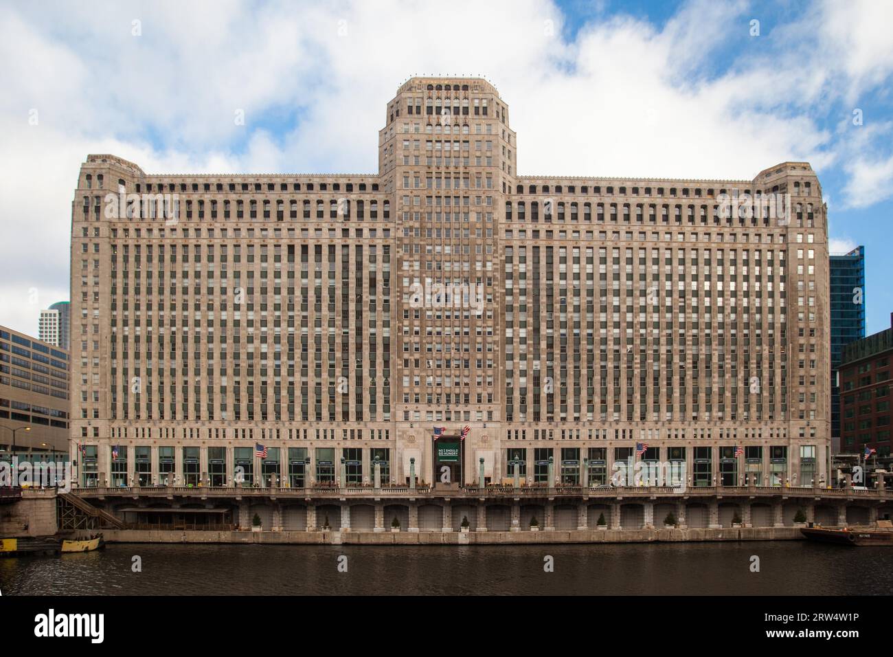 Chicago, USA, November 19, 2013: The Merchandise Mart and a train on a clear winter's morning Stock Photo