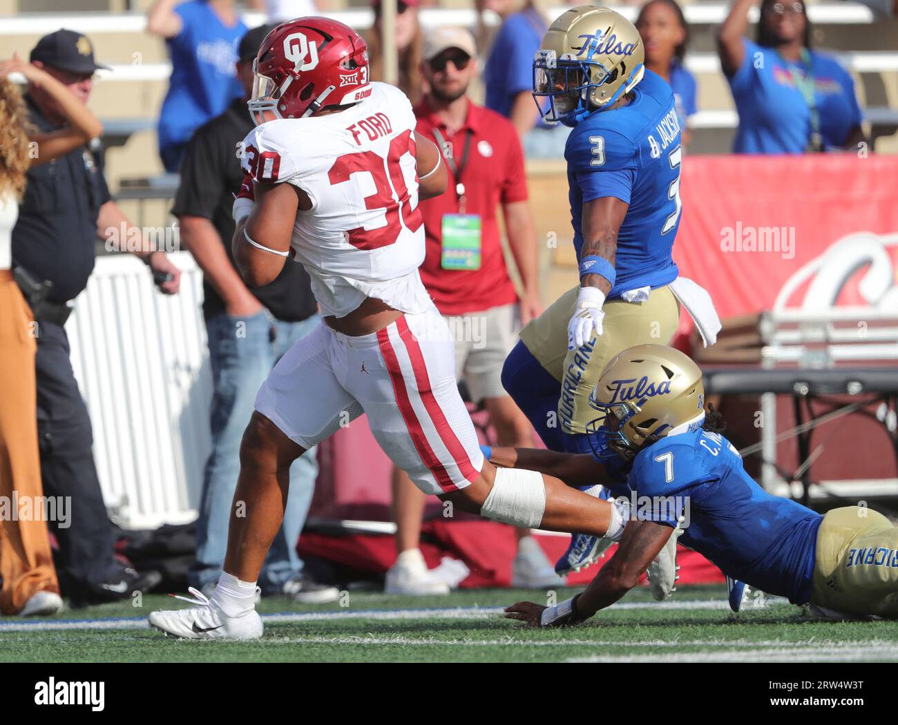 September 16, 2023:.Oklahoma Sooners Defensive Lineman Trace Ford (30 ...